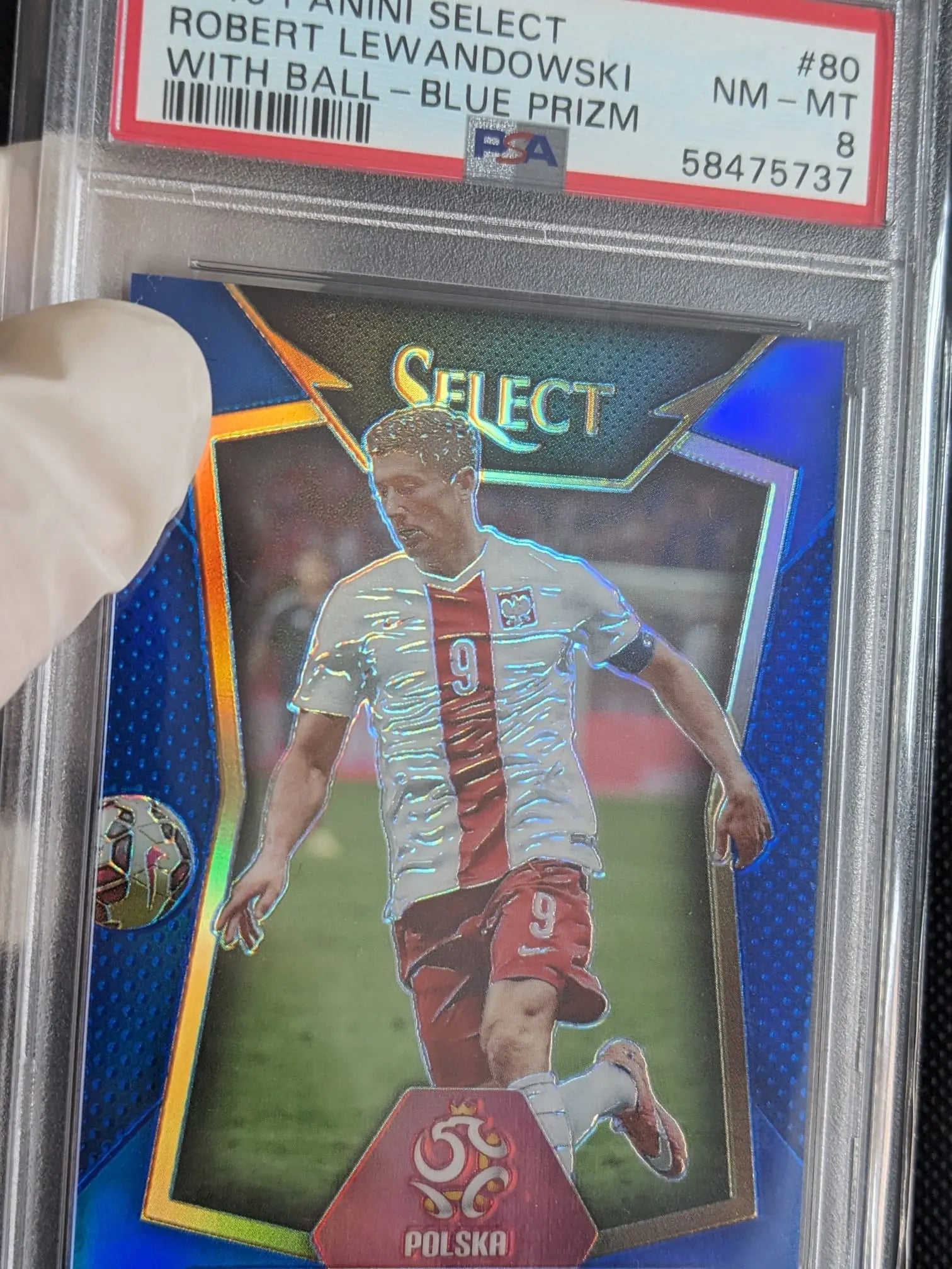 PSA 8 Robert Lewandowski With Ball Blue Prizm 2015 #80 Panini Fußball Select - Image #2