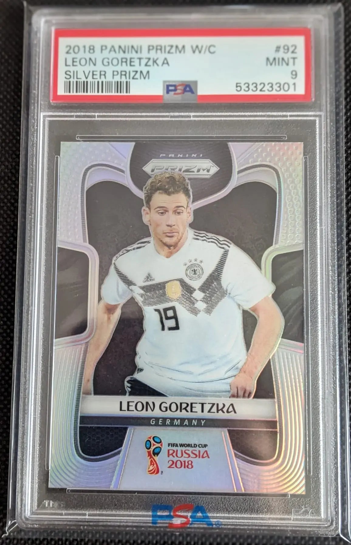 PSA 9 Leon Goretzka #92 2018 Prizm Panini Fußball Bayern München - Image #1