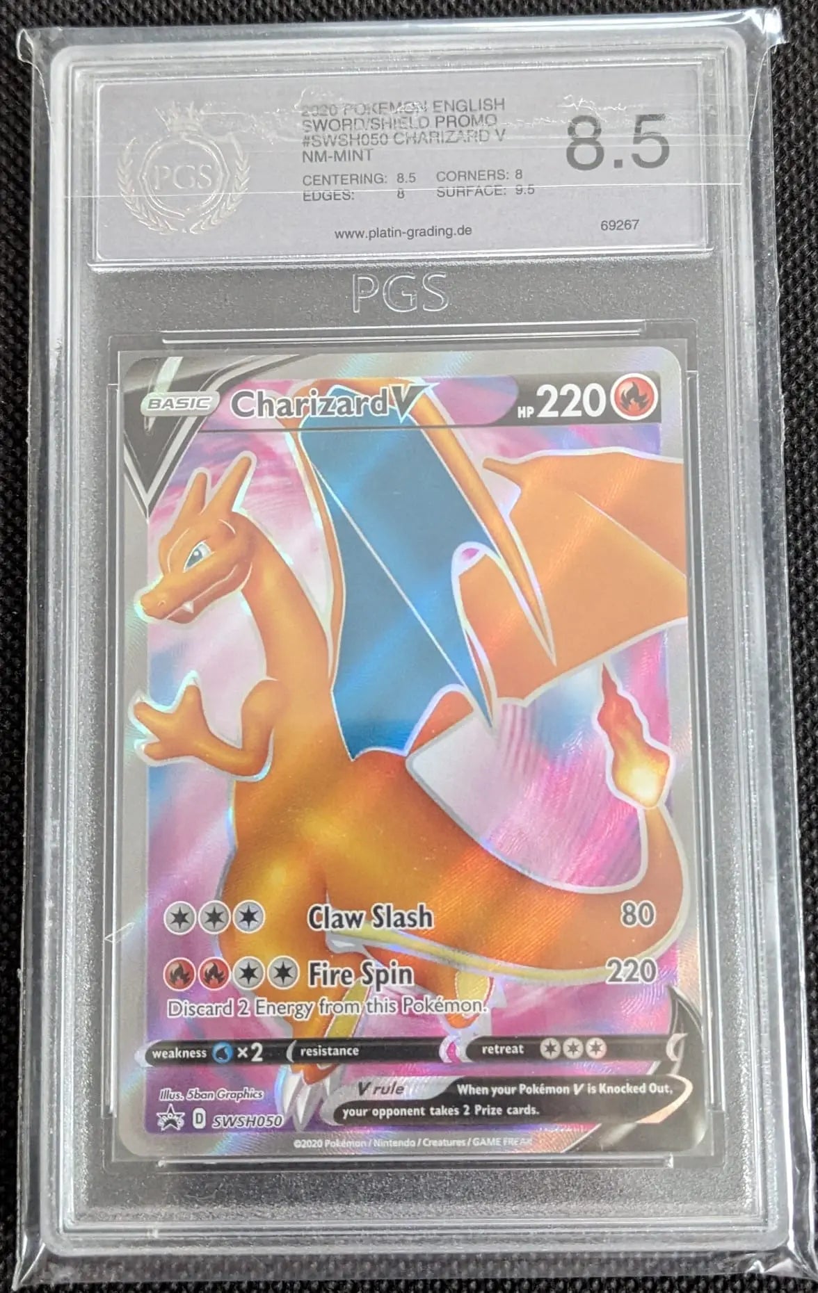 PGS 8,5 Glurak Charizard V SWSH050 SWSH Black Star Promo Pokemon Karte English - Image #1